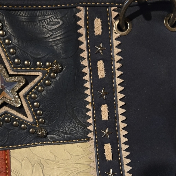 Montana West 100% Leather Texas Star Shoulder Bag - Picture 5 of 16